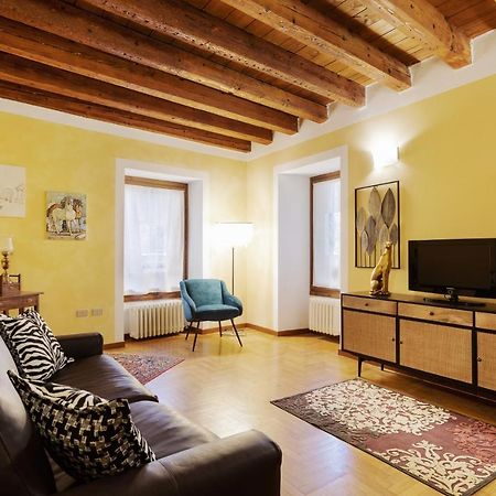 Citta Antica Charming Flat Apartment เวโรนา ภายนอก รูปภาพ