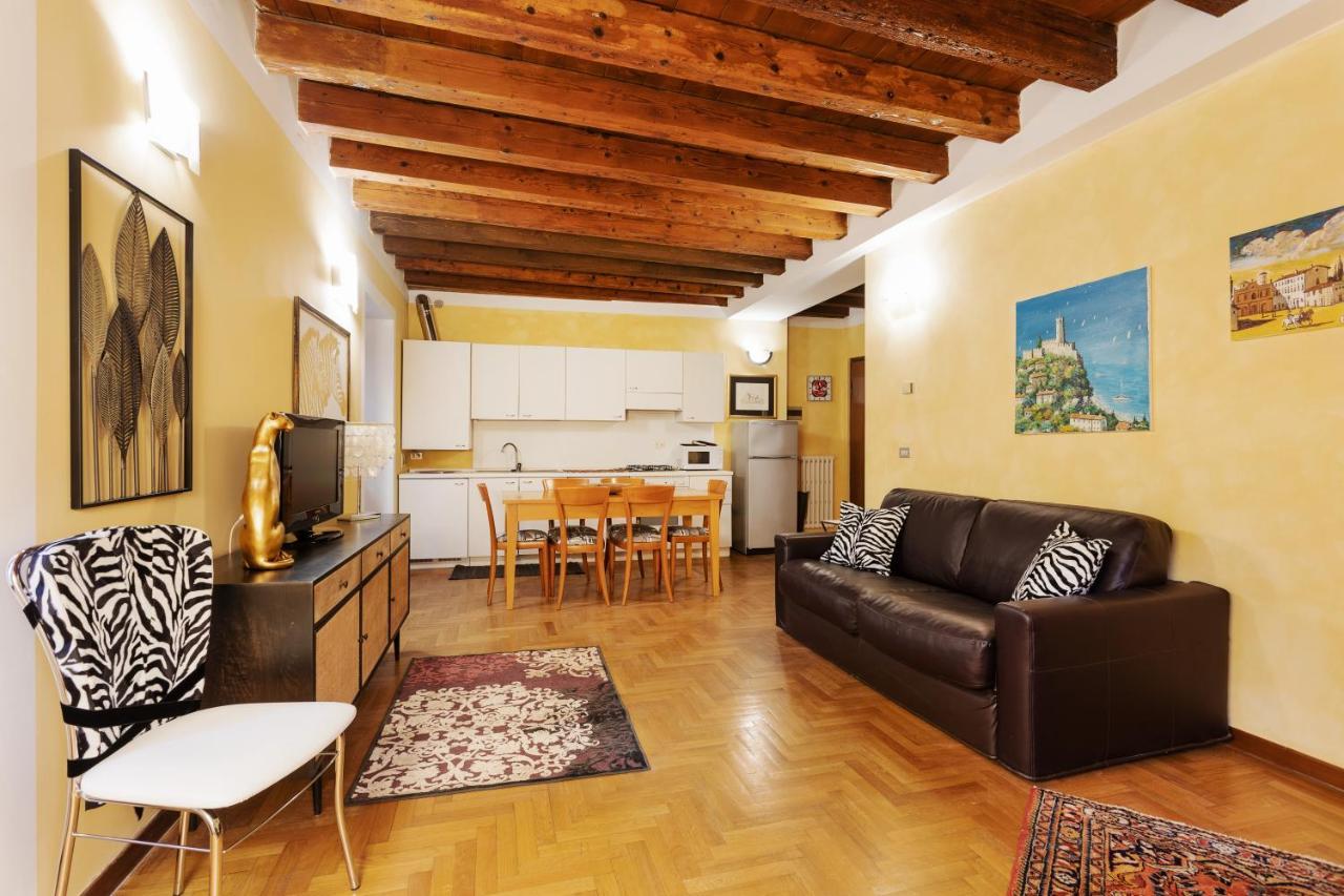 Citta Antica Charming Flat Apartment เวโรนา ภายนอก รูปภาพ