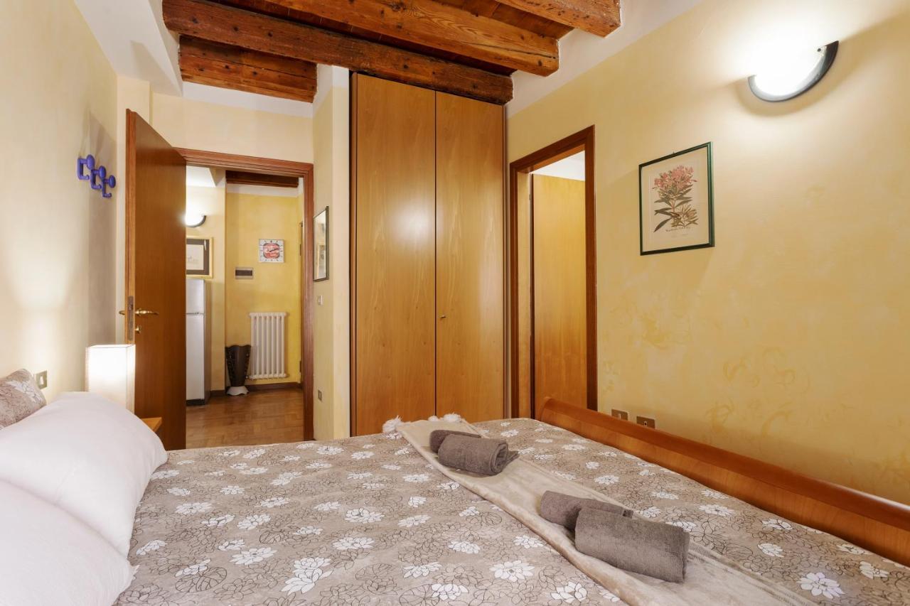 Citta Antica Charming Flat Apartment เวโรนา ภายนอก รูปภาพ