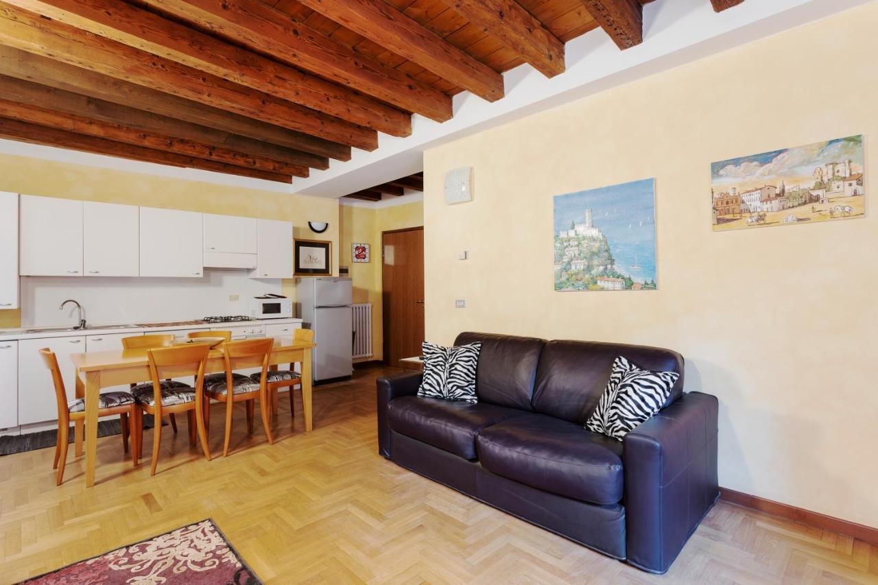 Citta Antica Charming Flat Apartment เวโรนา ภายนอก รูปภาพ