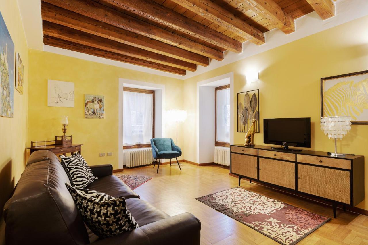 Citta Antica Charming Flat Apartment เวโรนา ภายนอก รูปภาพ