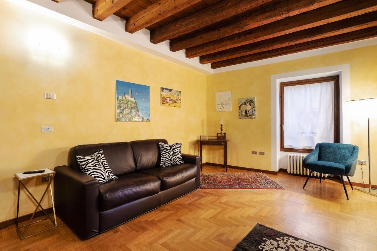 Citta Antica Charming Flat Apartment เวโรนา ภายนอก รูปภาพ