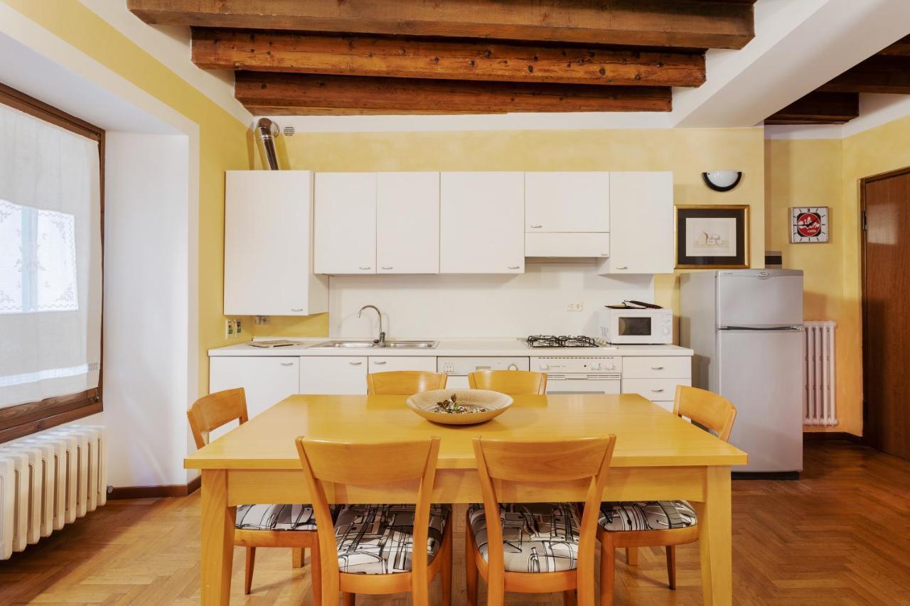 Citta Antica Charming Flat Apartment เวโรนา ภายนอก รูปภาพ
